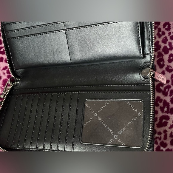 MICHAEL KORS WALLET,Michael Kors Black Pebbled Leather Wallet - Picture 9 of 15